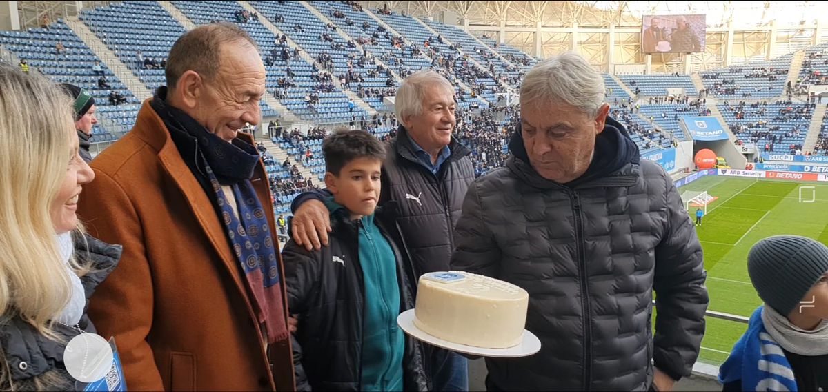 Sorin Cârțu și-a făcut ziua pe stadion! Moment emoționant înaintea startului meciului din Bănie