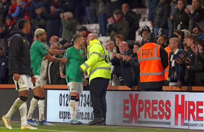 Kieran Trippier s-a certat cu un fan al lui Newcastle la finalul meciului cu Bournemouth: „Ai idee câți fotbaliști accidentați avem?”