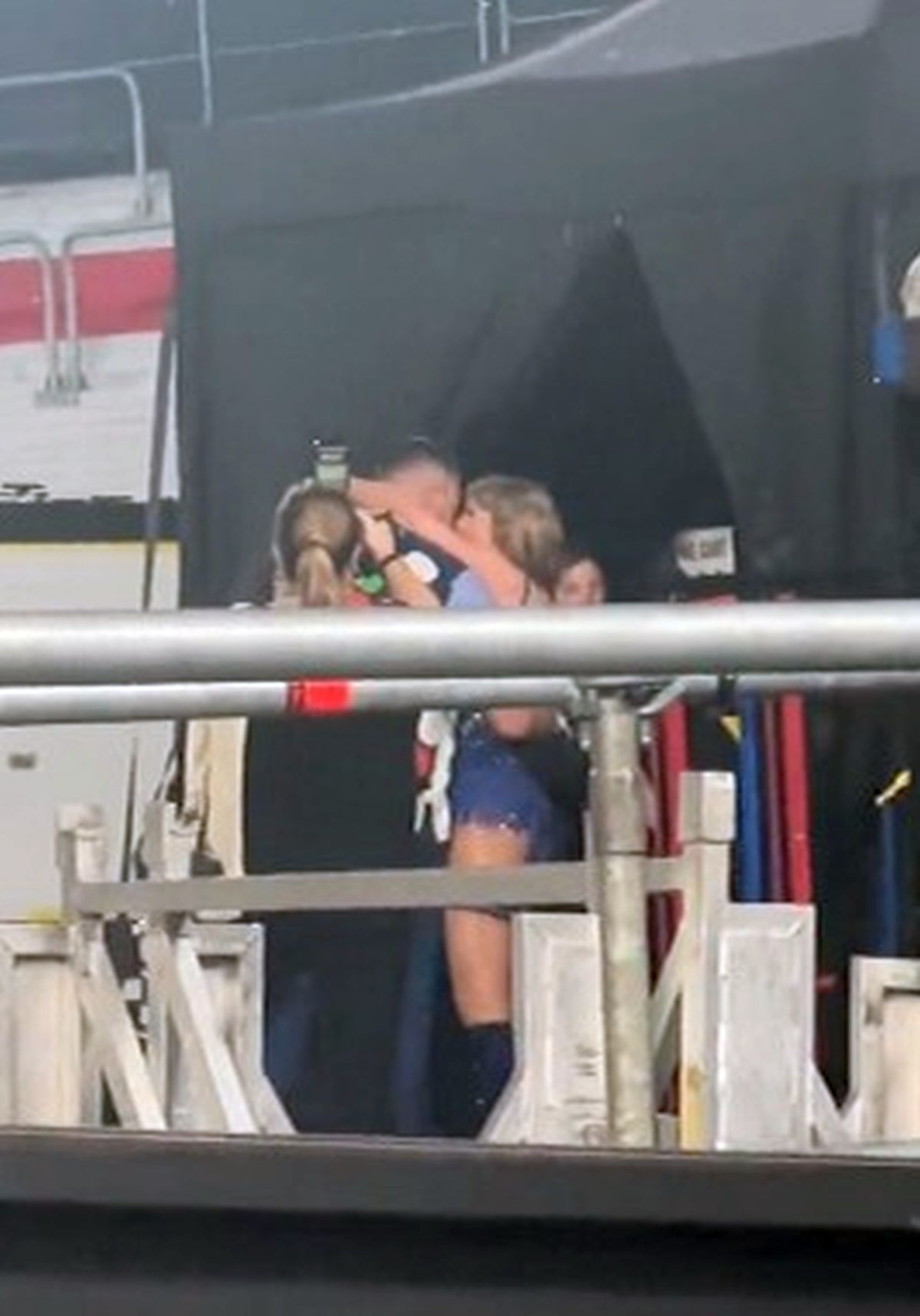 Taylor Swift, iubita lui Travis Kelce, a intrat în topul miliardarilor lumii » Artista ar fi vrut să cumpere un club de fotbal