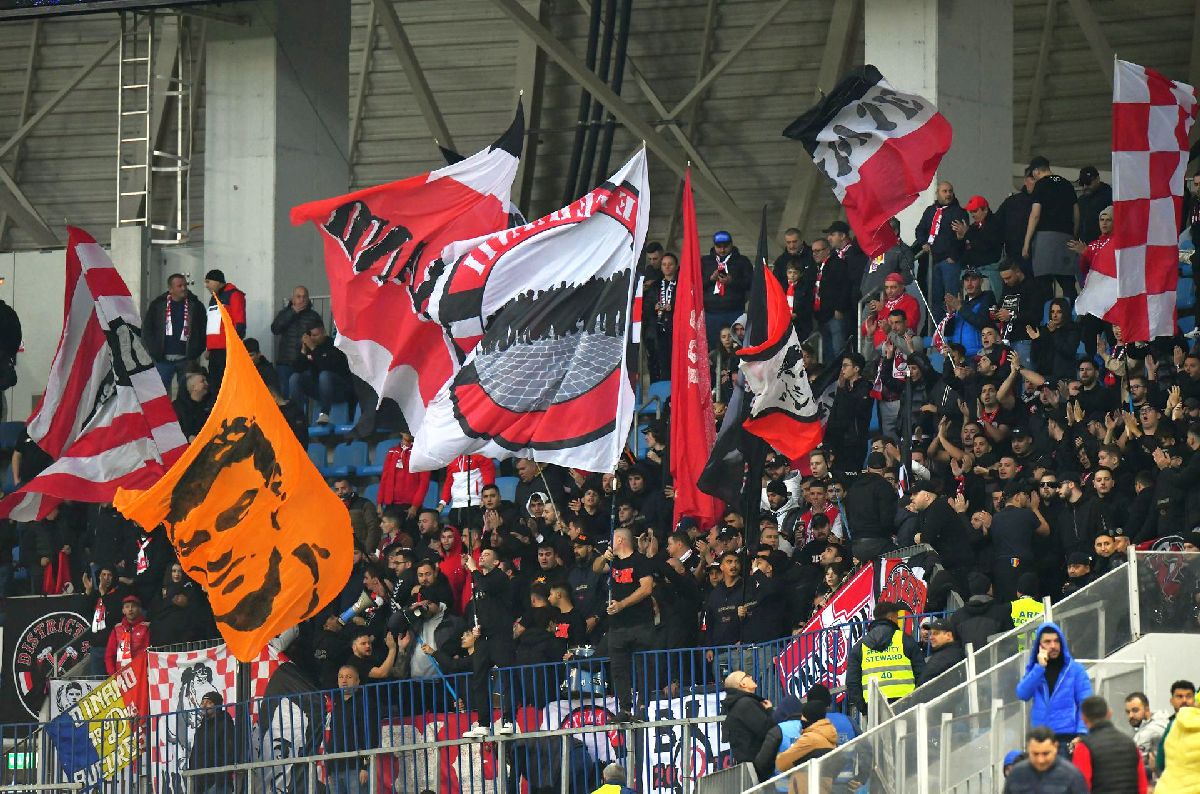 Învinși pe teren, „câinii” i-au întărâtat pe olteni în tribune » Banner-ul acid cu care au intrat pe „Oblemenco”