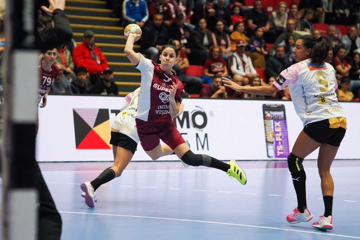 Ea e jucătoarea momentului în handbalul intern: „Dacă va continua așa și la Mondial, România își poate îndeplini obiectivul”