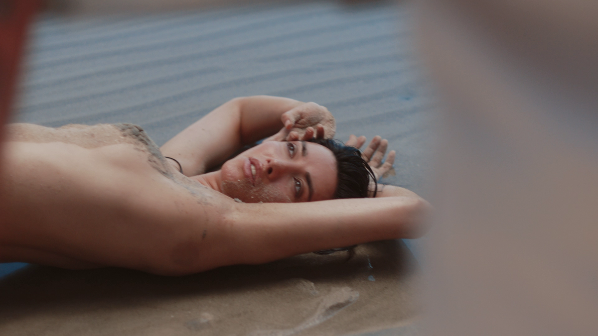 S-a lansat Calendarul Pirelli 2025 » Imagini senzuale cu cele mai tari modele din lume, realizate pe o plajă din Miami