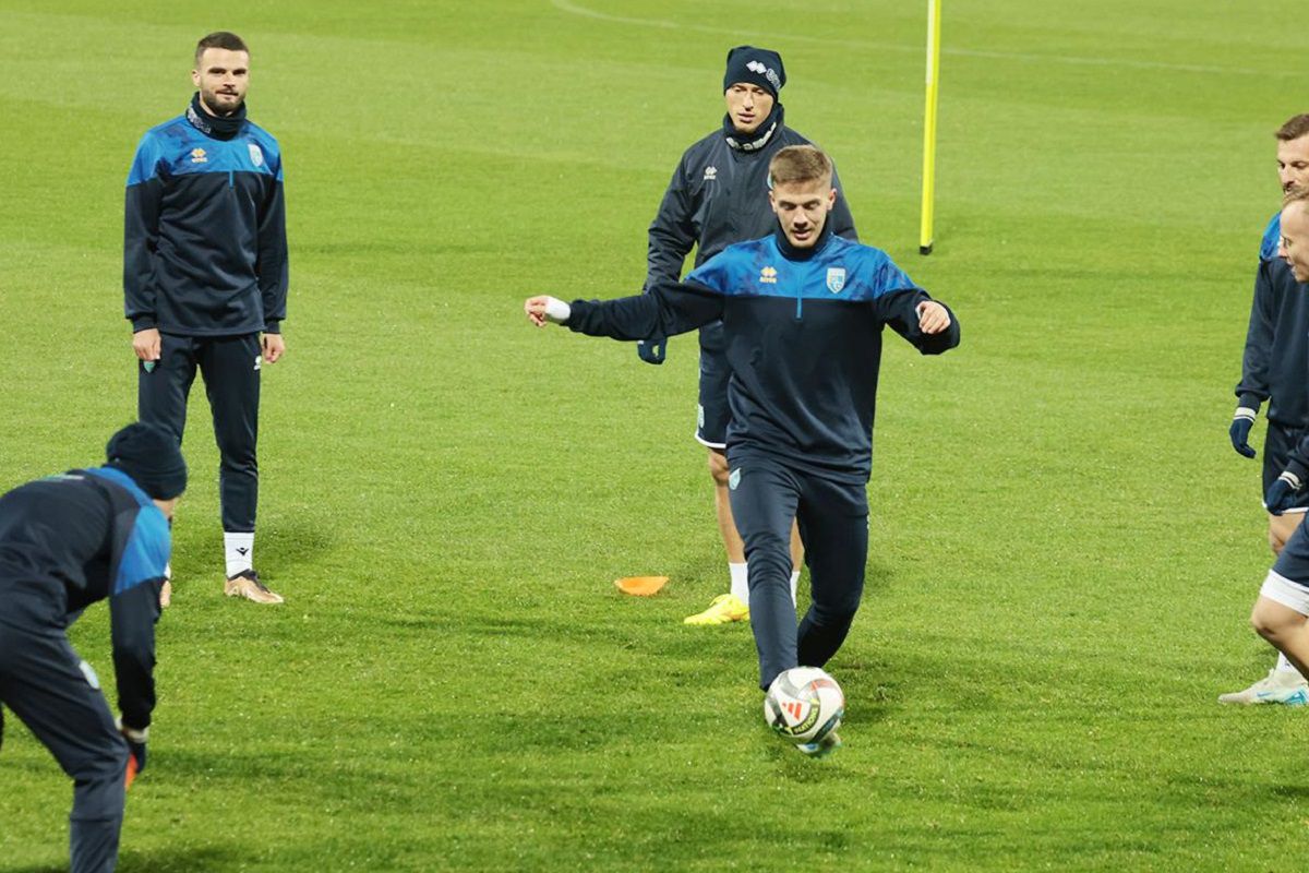 Antrenamentul naționalei Kosovo la Priștina