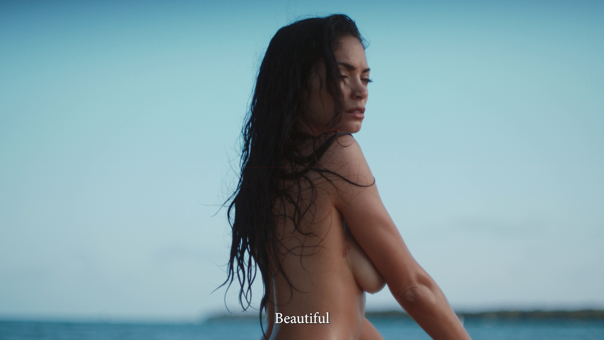 S-a lansat Calendarul Pirelli 2025 » Imagini senzuale cu cele mai tari modele din lume, realizate pe o plajă din Miami