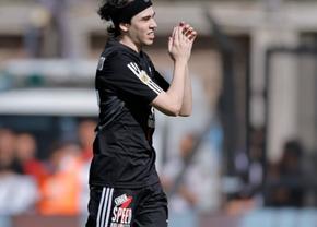 Un influencer a debutat în prima ligă și a fost scos după 50 de secunde de fostul vârf al lui CFR Cluj! » „E o totală lipsă de respect! Și un mesaj greșit pentru societate”