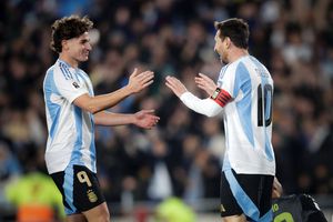 Julian Alvarez l-a depășit pe Messi! Record istoric pentru atacantul lui Atletico Madrid