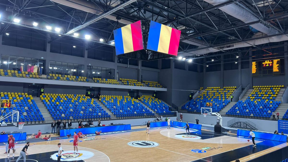 Imagini senzaționale! Ieri au jucat handbal în Europa, azi au transformat TOTAL cea mai nouă sală din România: au muncit toată noaptea pentru un alt eveniment sportiv major