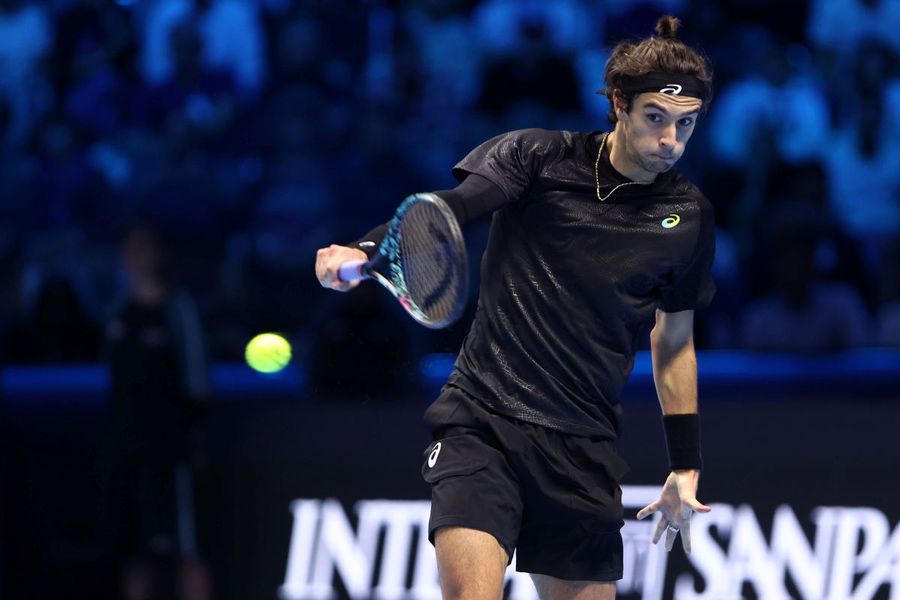 Lorenzo Musetti în acțiune la ATP Finals Foto: Imago Images Favoritul publicului de la ATP Finals a reușit revenirea miraculoasă și a dedicat-o fiului care i se va naște în curând