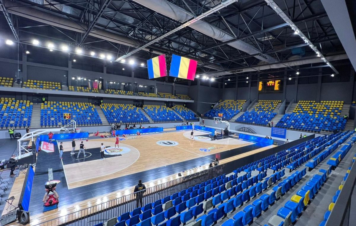 Imagini senzaționale! Ieri au jucat handbal în Europa, azi au transformat TOTAL cea mai nouă sală din România: au muncit toată noaptea pentru un alt eveniment sportiv major