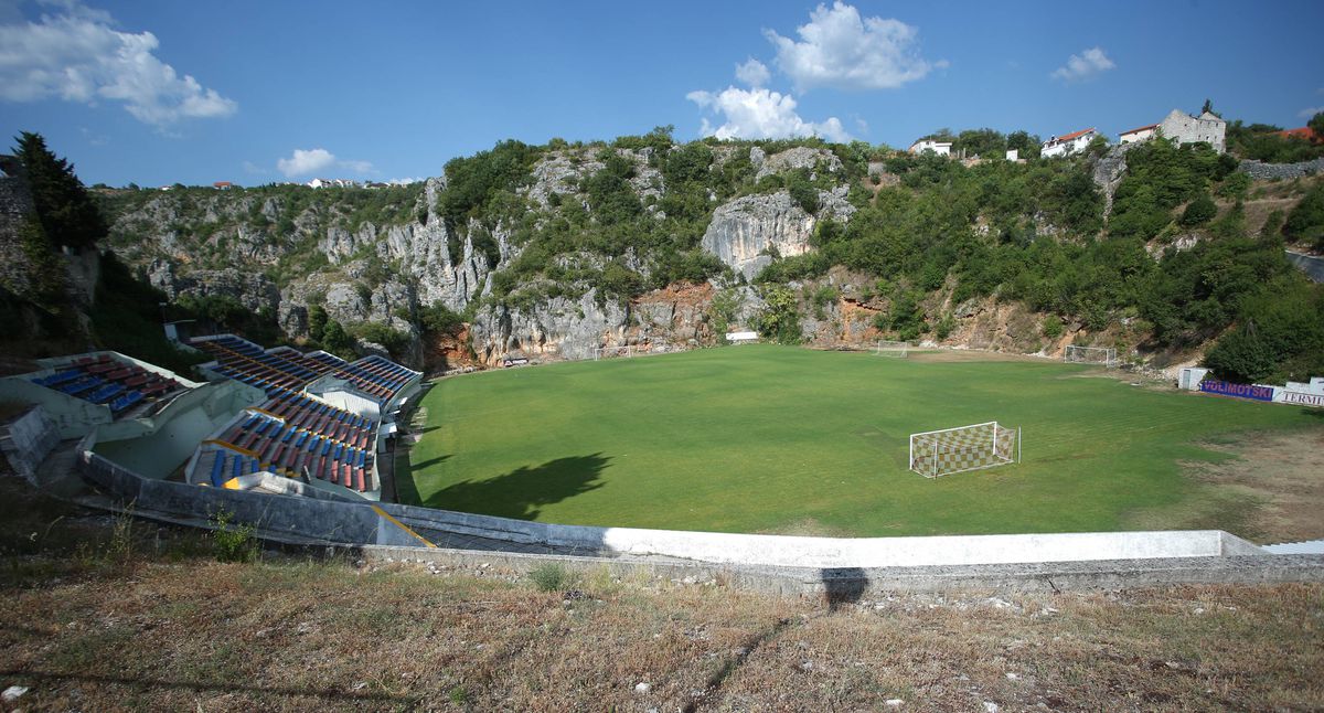Iată TOP 10 cele mai spectaculoase stadioane din lume!