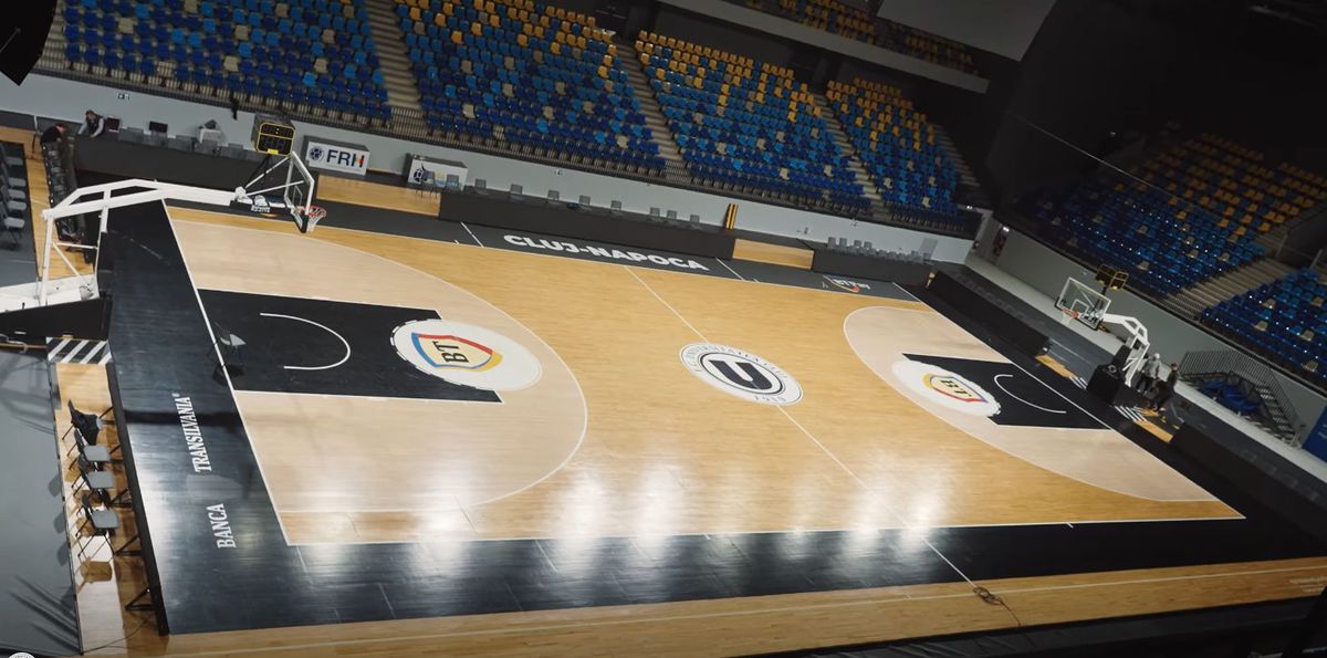 Imagini senzaționale! Ieri au jucat handbal în Europa, azi au transformat TOTAL cea mai nouă sală din România: au muncit toată noaptea pentru un alt eveniment sportiv major