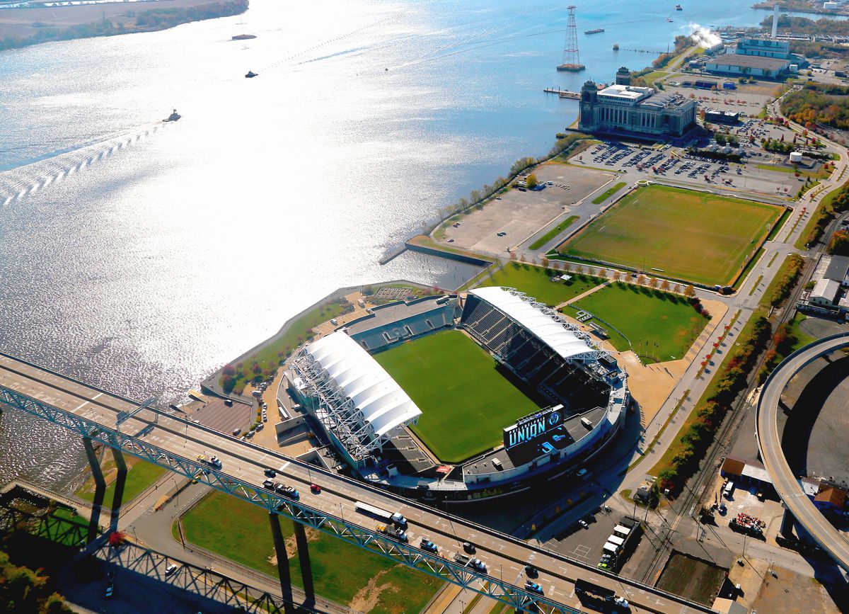 Iată TOP 10 cele mai spectaculoase stadioane din lume!