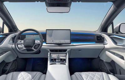 Mașina care a intrat puternic pe piața din România, parteneriat pentru un model exclusiv cu echipa lui Cristi Chivu: imagini spectaculoase