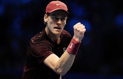 Jannik Sinner s-a impus în fața lui Alexander Zverev și este în semifinale la ATP Finals