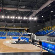 Sala din Turda, modificată pentru meciul lui U-BT Cluj-Napoca / FOTO: David Istrate (GSP.ro)