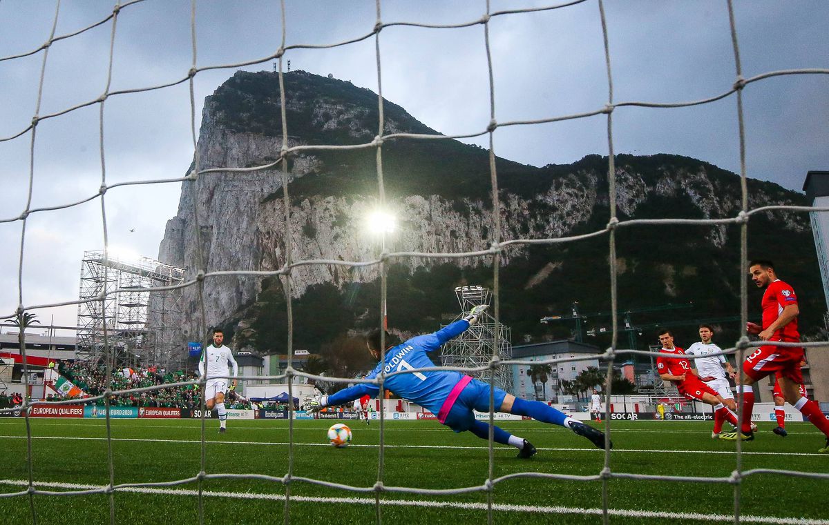 Iată TOP 10 cele mai spectaculoase stadioane din lume!