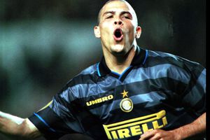 Surpriza transferului lui Ronaldo la Inter » „Când i-au văzut chelia, trei travestiți l-au îmbrățișat în stradă!”