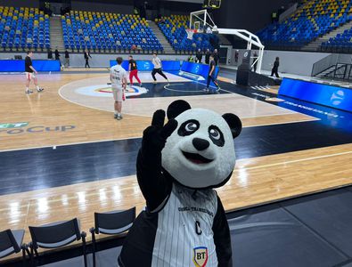 Imagini senzaționale! Ieri au jucat handbal în Europa, azi au transformat ...