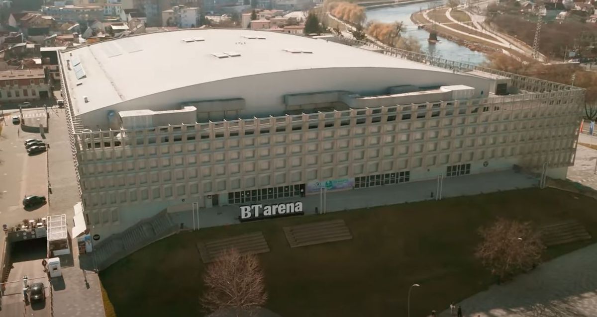 Imagini senzaționale! Ieri au jucat handbal în Europa, azi au transformat TOTAL cea mai nouă sală din România: au muncit toată noaptea pentru un alt eveniment sportiv major