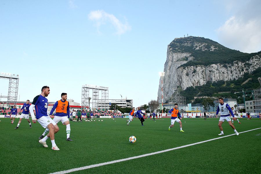 Victoria Stadium (Gibraltar) Iată TOP 10 cele mai spectaculoase stadioane din lume!