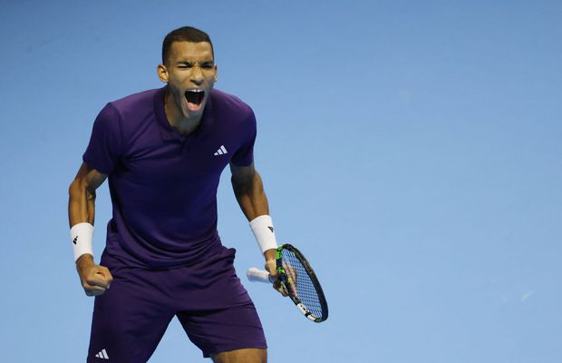 Felix Auger-Aliassime se impune în bătălia nord-americană de la ATP Finals, păstrând șanse de semifinale