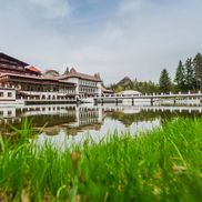 Hotelul din Poiană care i-a găzduit pe șefii de cluburi din prima ligă / Sursă foto: Facebook