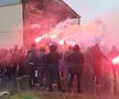 VIDEO + FOTO Torțe roș-albastre în ploaie » Suporterii lui FCSB le-au făcut o surpriză jucătorilor: imagini spectaculoase filmate azi în Berceni