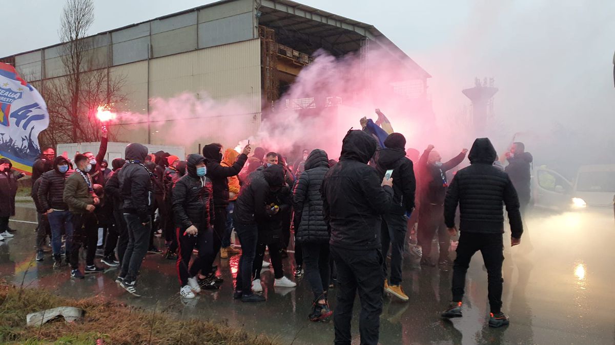 Fani FCSB înainte de meciul cu CFR Cluj - 12.12.2020