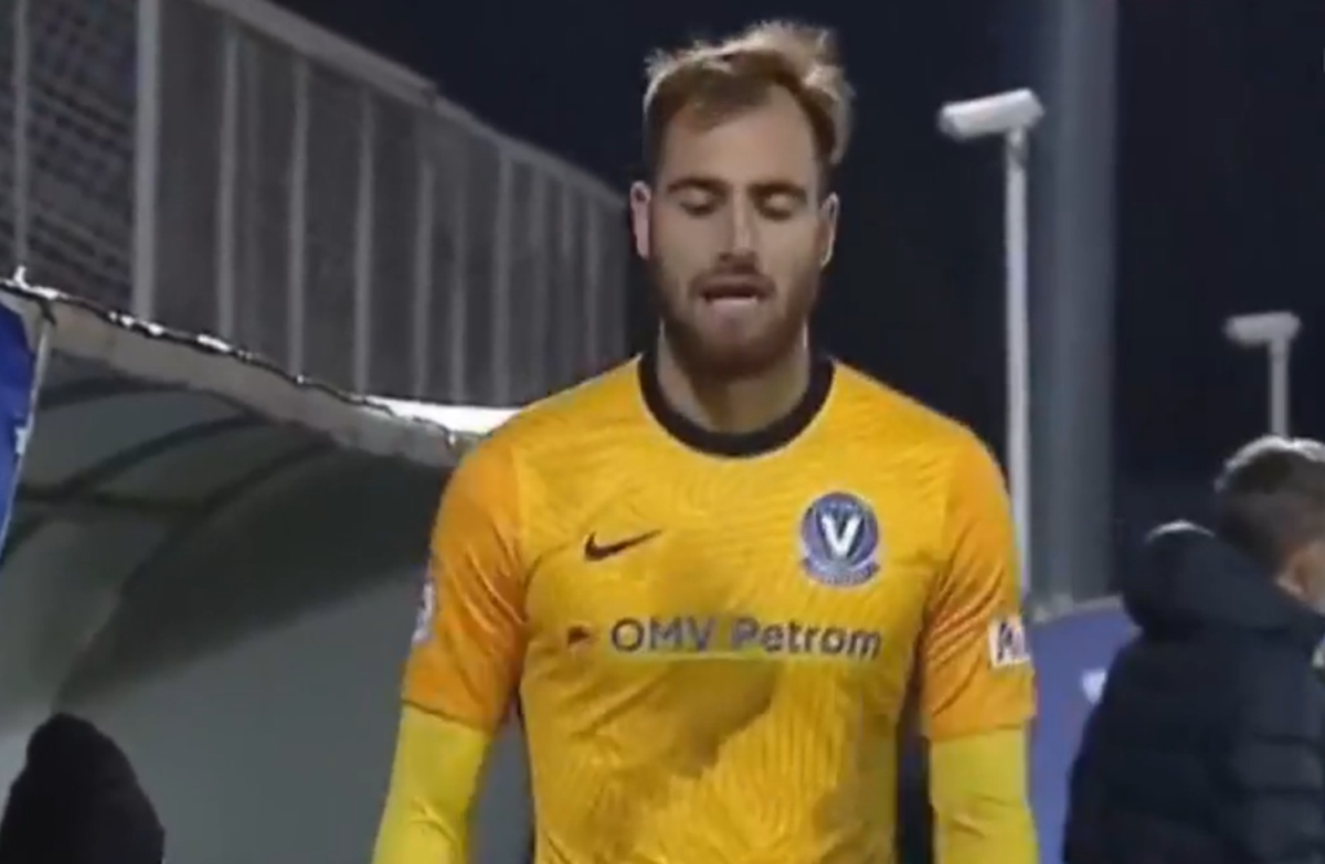 FOTO. Gafă uriașă la debutul lui Mircea Rednic pe banca Viitorului: „ROȘU” direct pentru Cojocaru