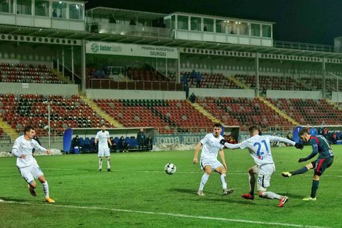 Chindia Târgoviște a remizat cu Viitorul Constanța, scor 0-0, la debutul lui Mircea Rednic pe banca dobrogenilor. FOTO: facebook.com/chindiaoficial