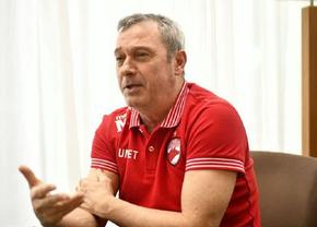 Mircea Rednic, conferință cu cărțile pe față! Totul despre ruptura din vestiar: „Au fost probleme de indisciplină” + „Cum să arunc prosopul?”