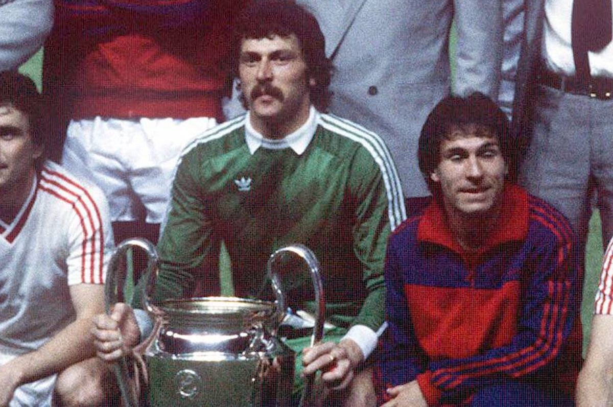 Interviu-document! Ioan Chirilă în dialog cu Duckadam, desemnat Fotbalistul Anului după finala de la Sevilla » TOP 5-ul anchetei avea numai nume imense