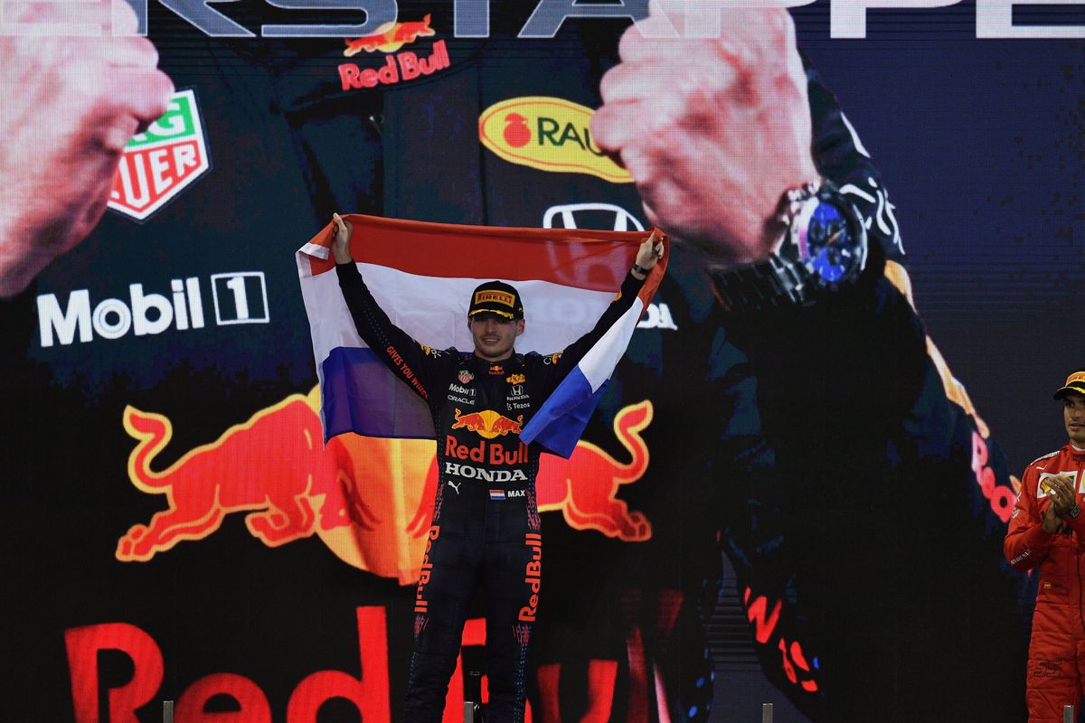 Cum a văzut Lineker decizia care a decis titlul în Formula 1: „City - Liverpool, ultimele 3 minute ale sezonului. City conduce, dar arbitrul decide că e mai palpitant să facă asta”