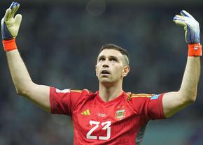 Emiliano „Dibu” Martinez, portarul necunoscut din 2020 e acum eroul Argentinei » Cel care provoacă și apără penalty-uri e preferatul lui Messi: „Ești o fiară!”