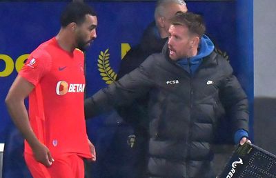 Scene penibile cu antrenorul FCSB: cum a apărut Pintilii în timpul meciului cu Chindia