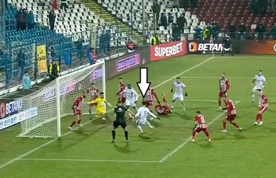 „N-am mai văzut așa ceva!” » Ratarea campionatului? Dorinel Munteanu, exasperat de tripla ocazie din prelungiri!