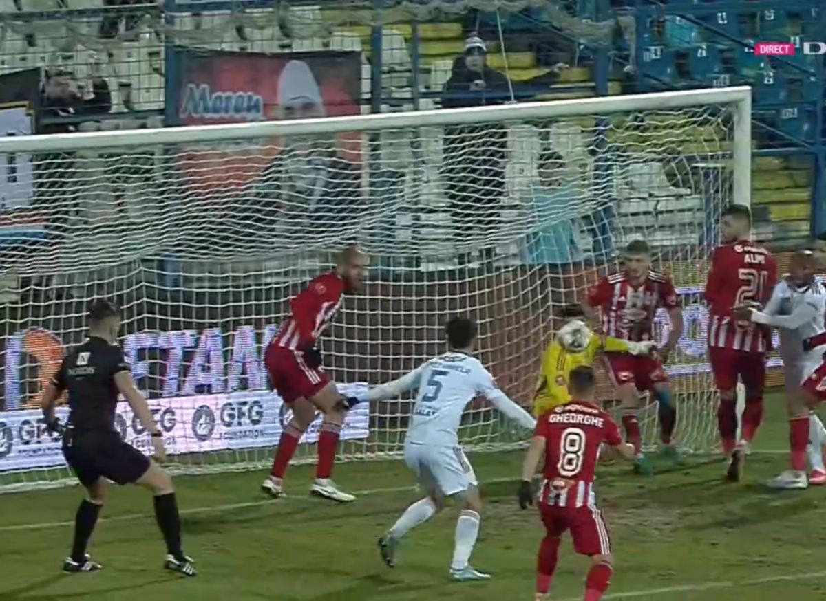 „N-am mai văzut așa ceva!” » Ratarea campionatului? Dorinel Munteanu, exasperat de tripla ocazie din prelungiri!