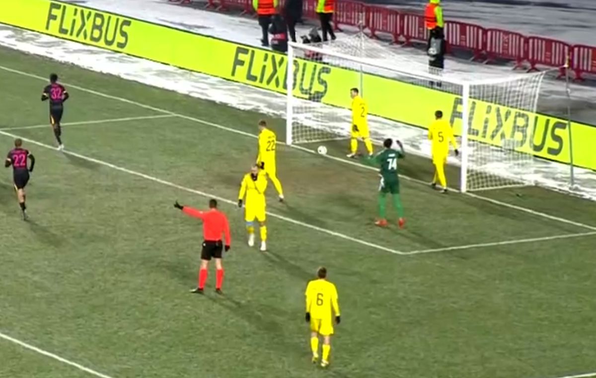 Condiții ASPRE! Imagini inedite din meciul lui Chelsea: le-a atras atenția tuturor