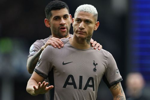 Richarlison și Cristian Romero / Foto: Getty Images