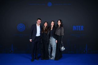 Apariție rară » Cristian Chivu, alături de soție și cele două fiice la petrecerea de Crăciun a Interului