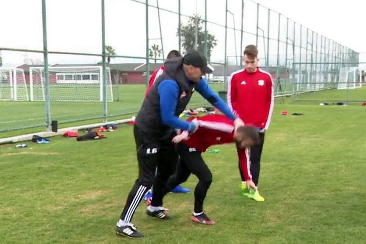 SEPSI // VIDEO+FOTO EXCLUSIV Gest neașteptat la antrenamentul lui Sepsi: Leo Grozavu a pus la pământ un jucător!