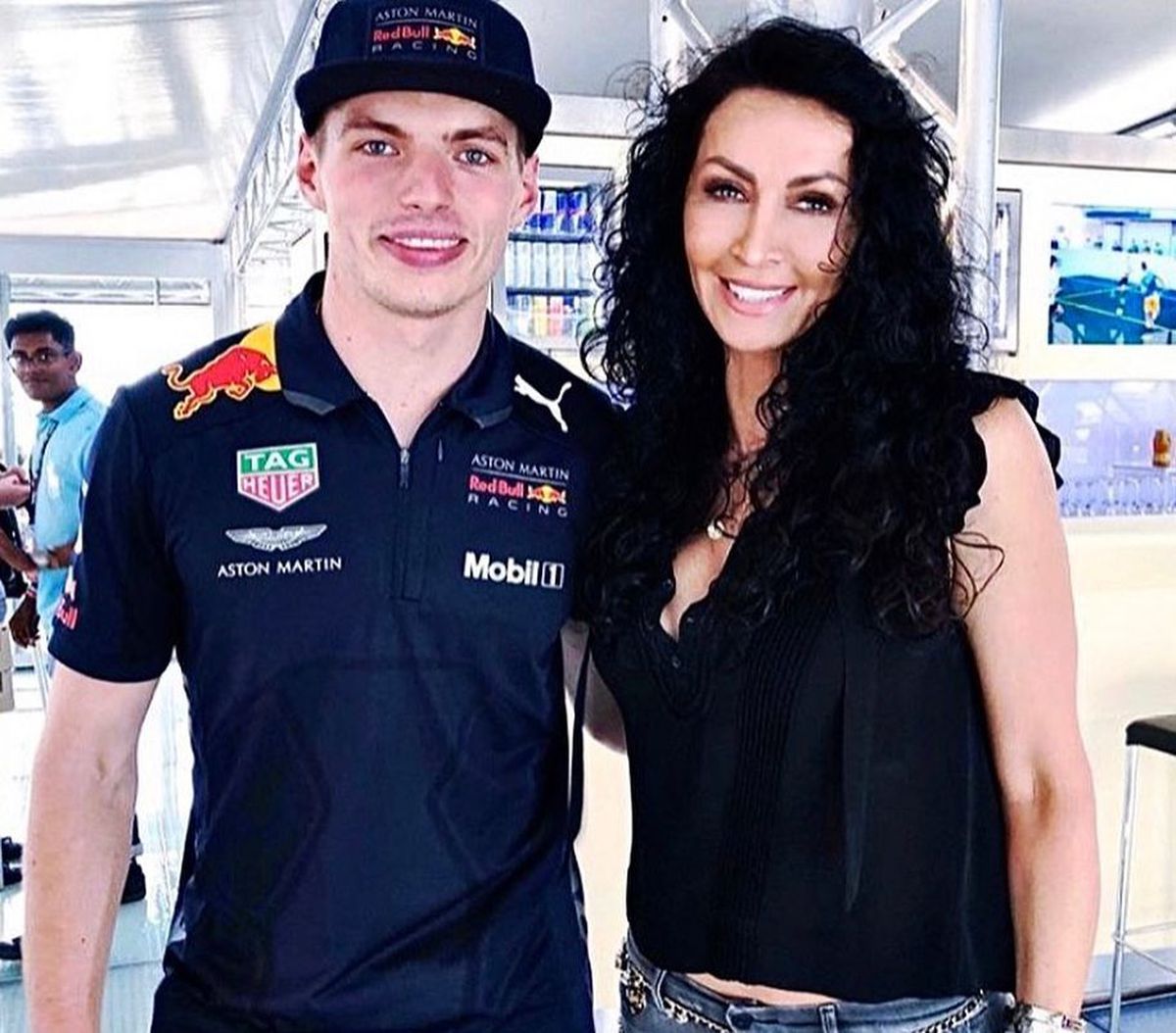 ȘOCANT! Cum arată Mihaela Rădulescu după ultimele operații estetice!