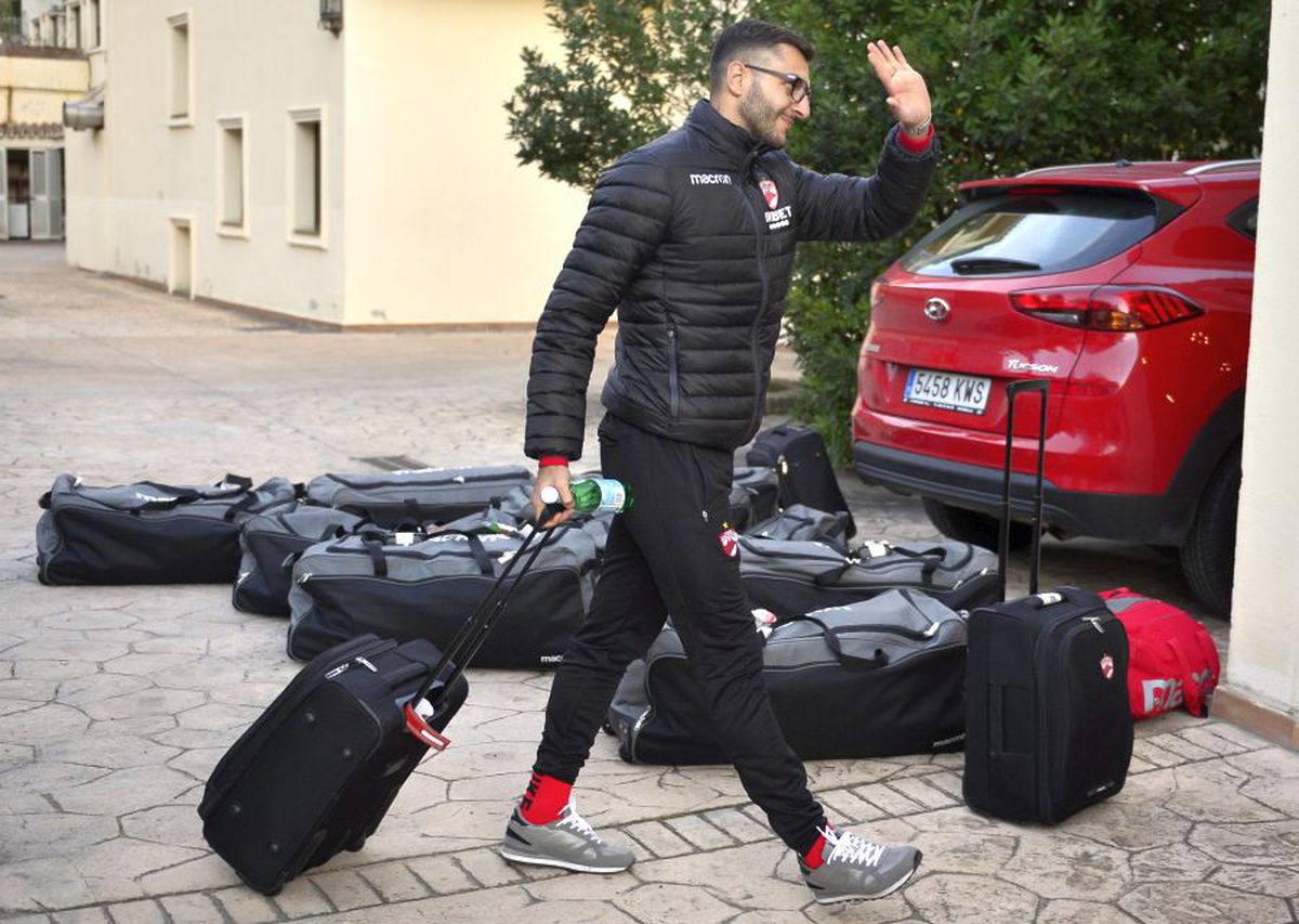 DINAMO // CORESPONDENȚĂ GSP DIN MARBELLA Negoiță a mai făcut o „economie”: i-a umilit pentru 350 de euro!