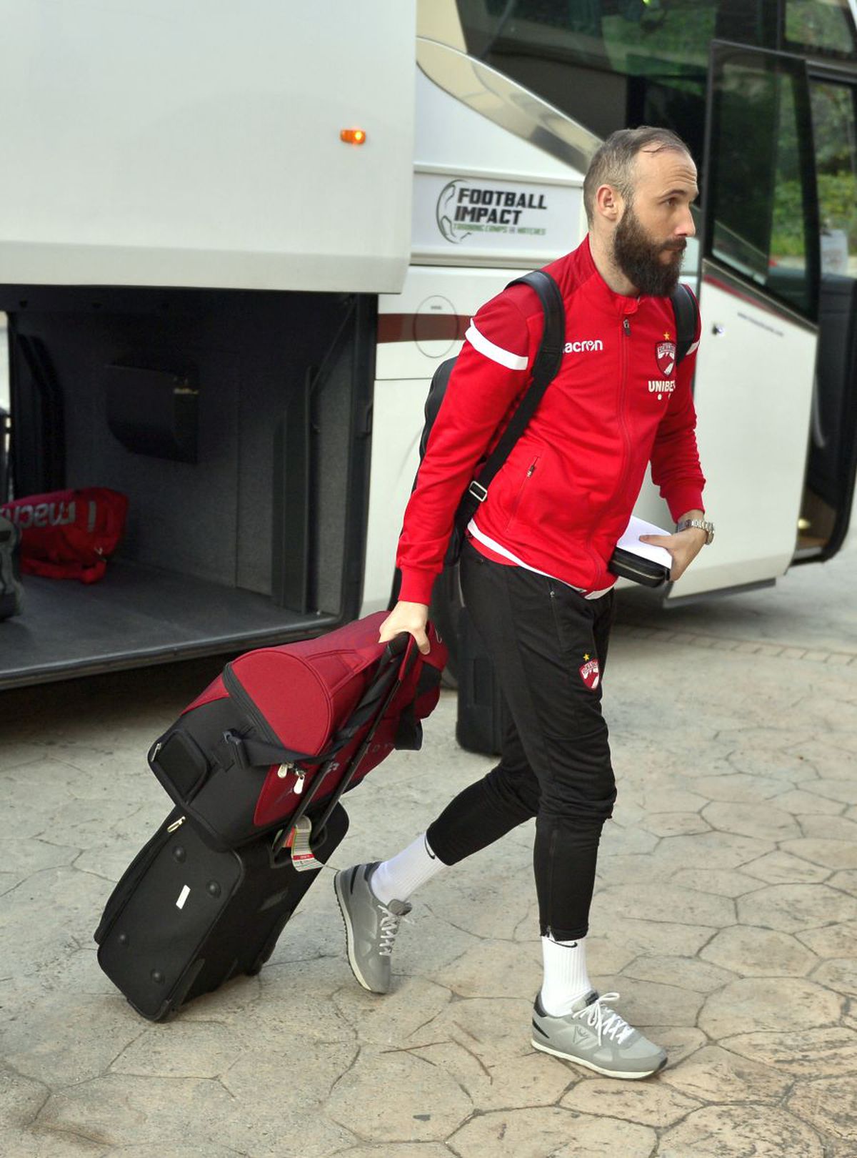 DINAMO // CORESPONDENȚĂ GSP DIN MARBELLA Negoiță a mai făcut o „economie”: i-a umilit pentru 350 de euro!