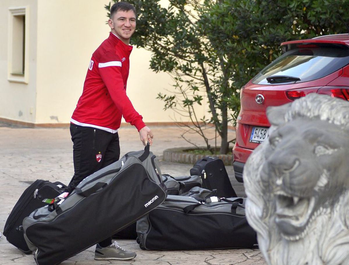 DINAMO // CORESPONDENȚĂ GSP DIN MARBELLA Negoiță a mai făcut o „economie”: i-a umilit pentru 350 de euro!