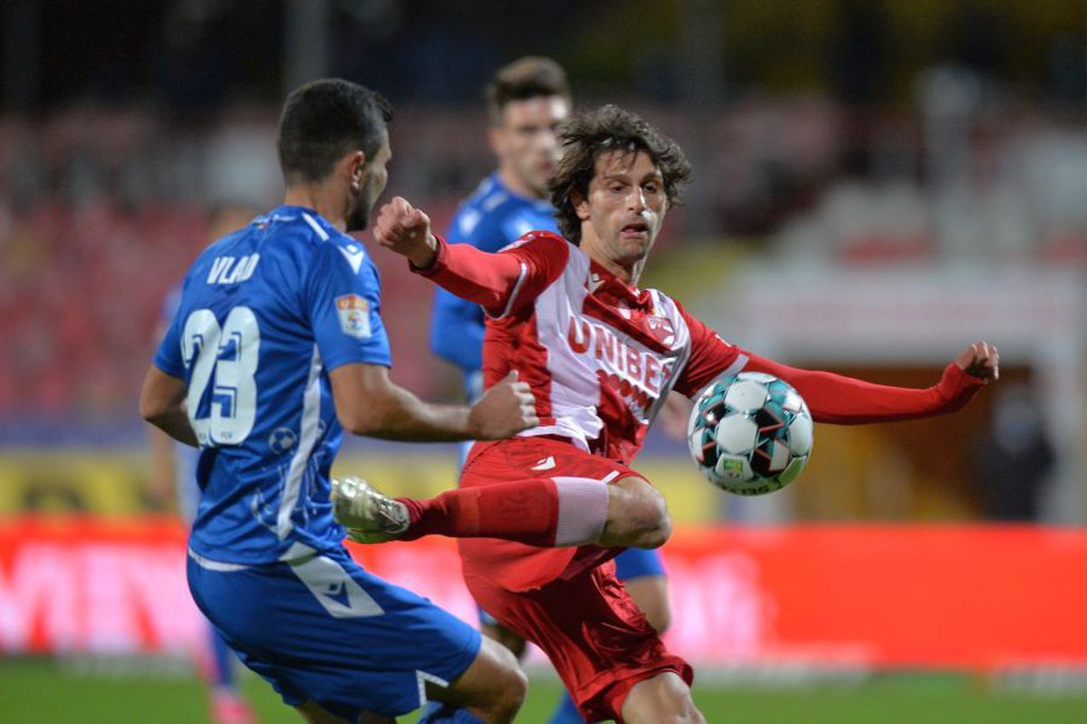 VIDEO EXCLUSIV Cum se vede haosul de la Dinamo prin ochii unui fost jucător al roş-albilor: „Ce se întâmplă acolo e oglinda societăţii. Multe baloane de săpun se sparg rapid”