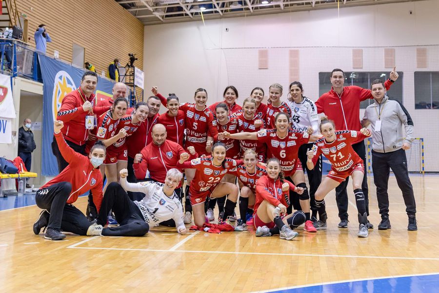 Vâlcencele și poza de grup de după victoria cu Buzăul FOTO Dan Potor (Brașov) Vâlcencele și poza de grup de după victoria cu Buzăul FOTO Dan Potor (Brașov)