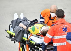 Starea fotbalistului băgat în spital de Mihai Eșanu: „Are mai multe fracturi și fisuri faciale”