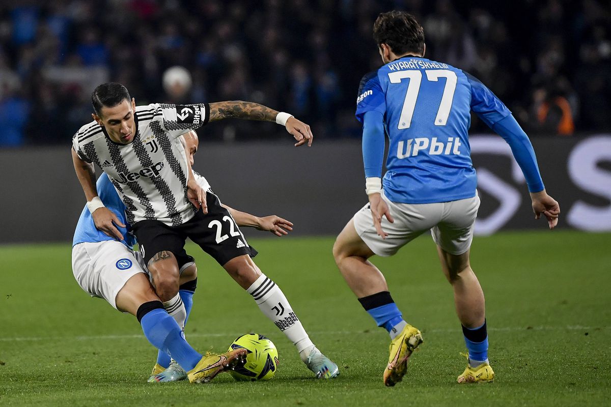 Napoli a spulberat-o pe Juventus » Seară de vis pe stadionul „Diego Armando Maradona”