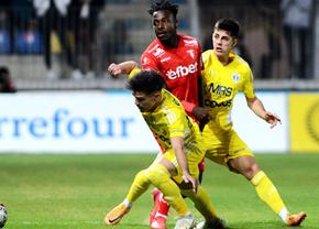Se strânge cureaua la clubul din Liga 1: „Două milioane de euro datorii. Tăiem salariile la jumătate”